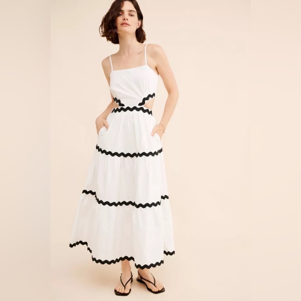 4SI3NNA by Urban Outfitters Tiered Cutout Maxi Dress